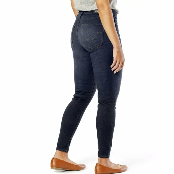 Signature by Levi Strauss - Mid Rise Skinny Jeans - Picture 2 of 14